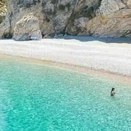 Δωμάτια σε οικογενειακή κατοικία Manolis Kallithea (Chalkidiki)