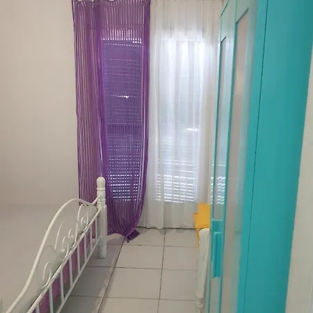 Manolis Homestay *