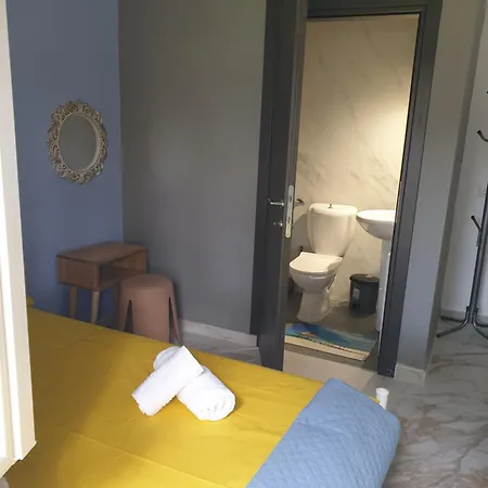 Manolis Homestay szállás *
